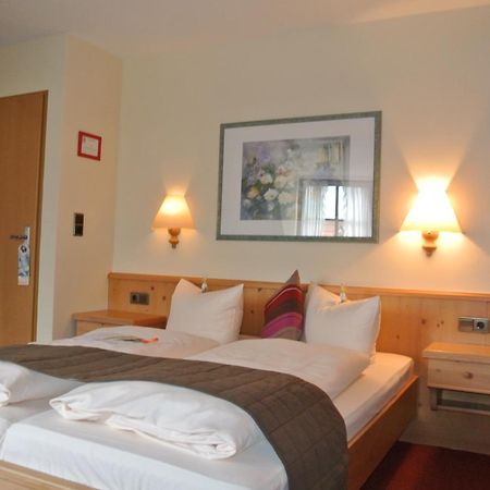 Akzent Hotel Am Bach Dettelbach Exteriör bild
