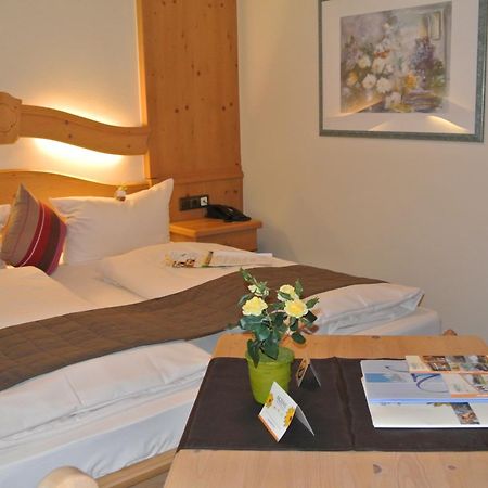 Akzent Hotel Am Bach Dettelbach Exteriör bild
