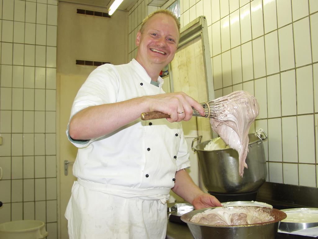 Akzent Hotel Am Bach Dettelbach Exteriör bild