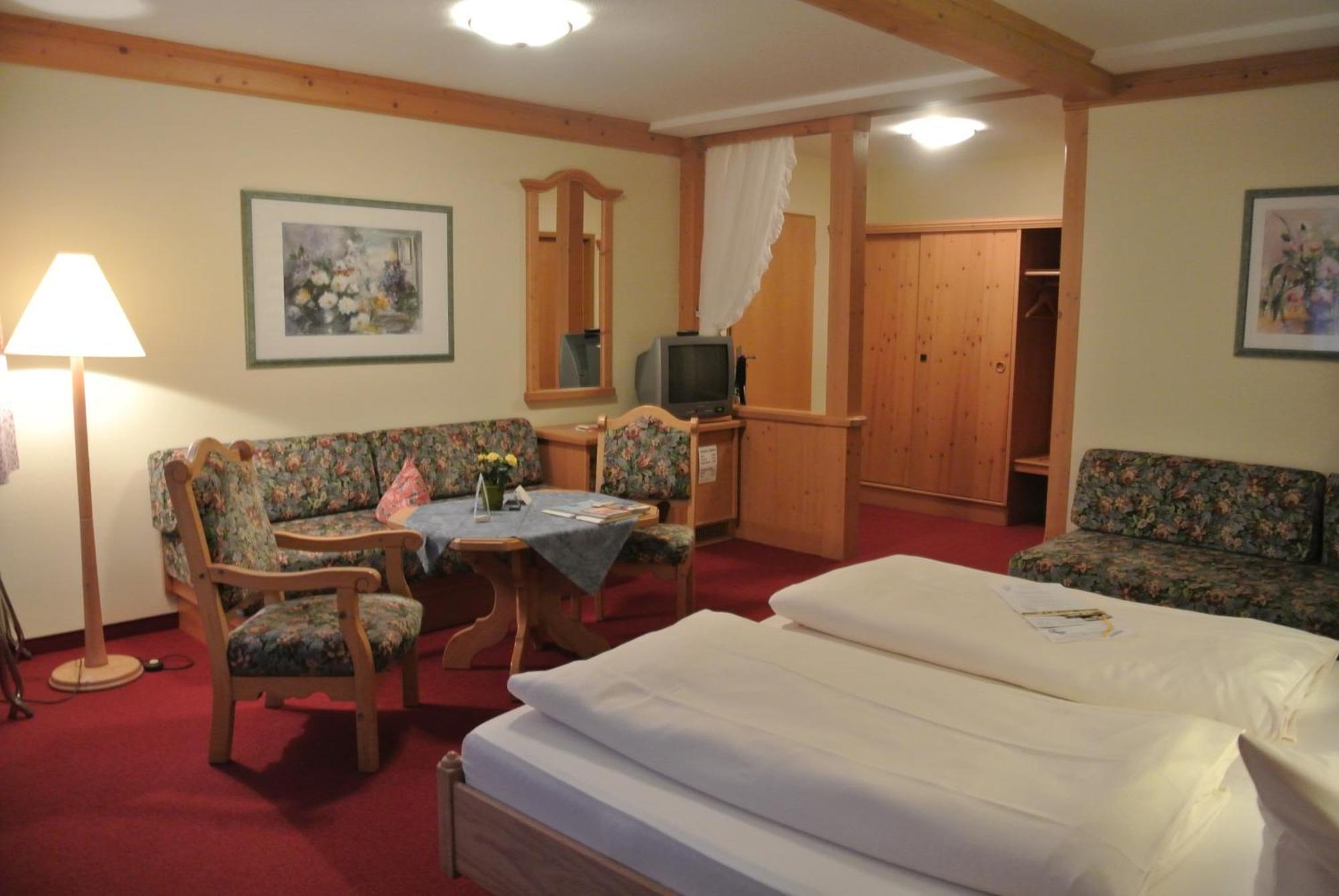 Akzent Hotel Am Bach Dettelbach Exteriör bild