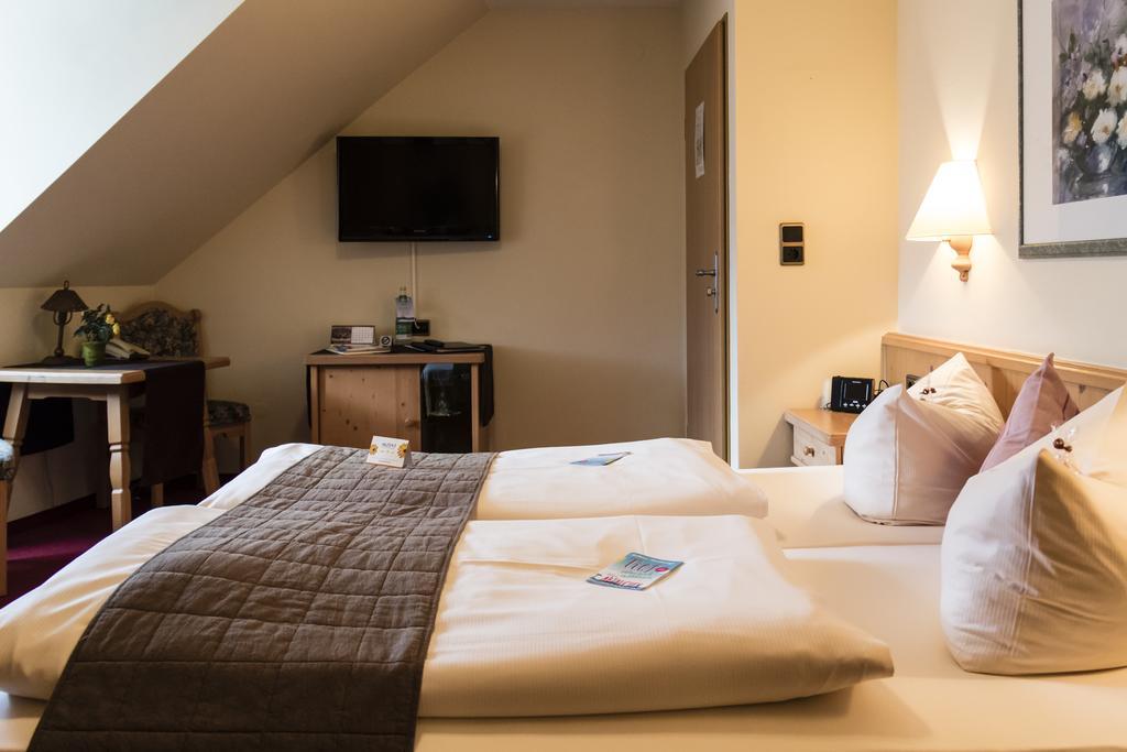 Akzent Hotel Am Bach Dettelbach Exteriör bild