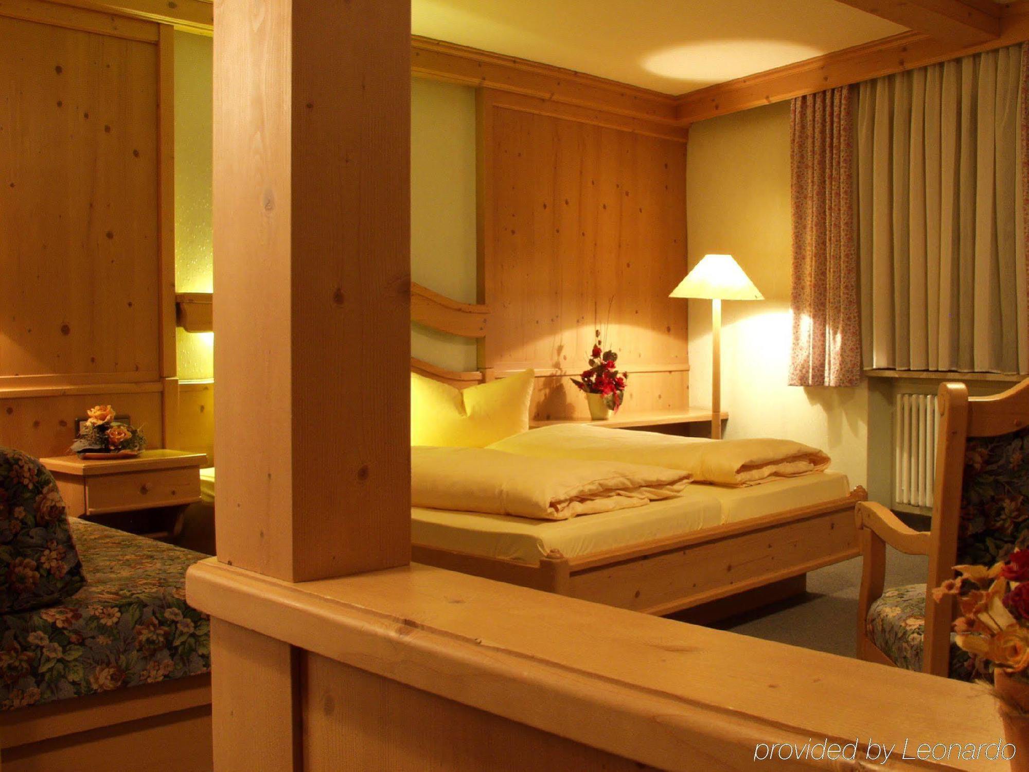 Akzent Hotel Am Bach Dettelbach Exteriör bild